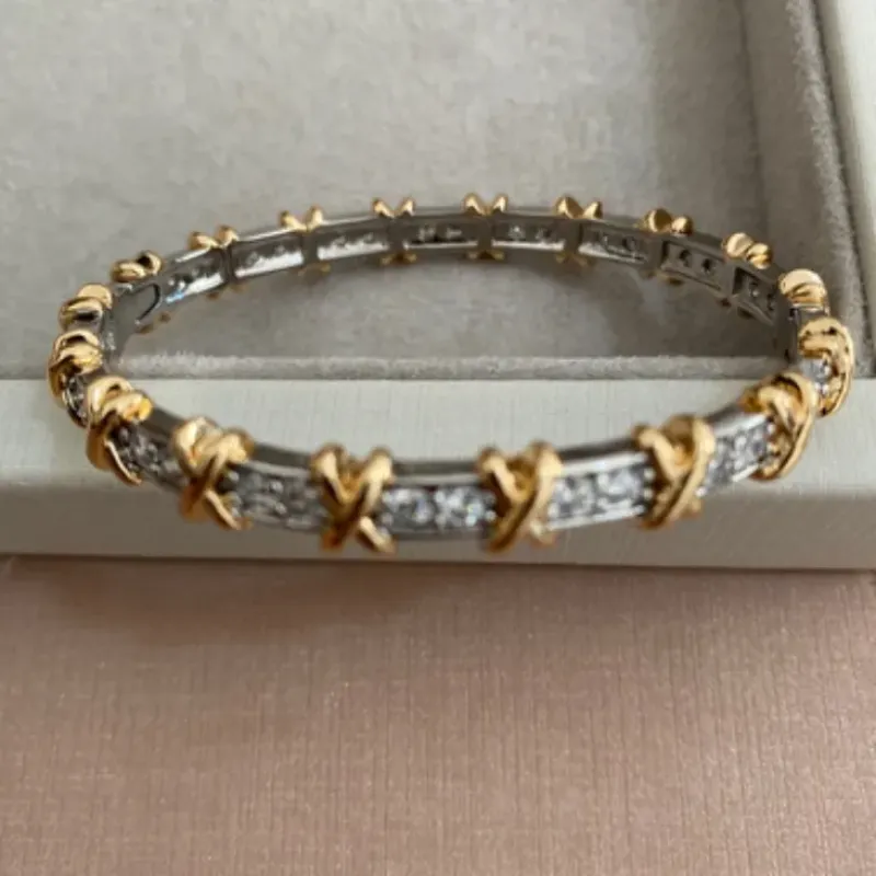 Bracelete inspiração TIFF.
